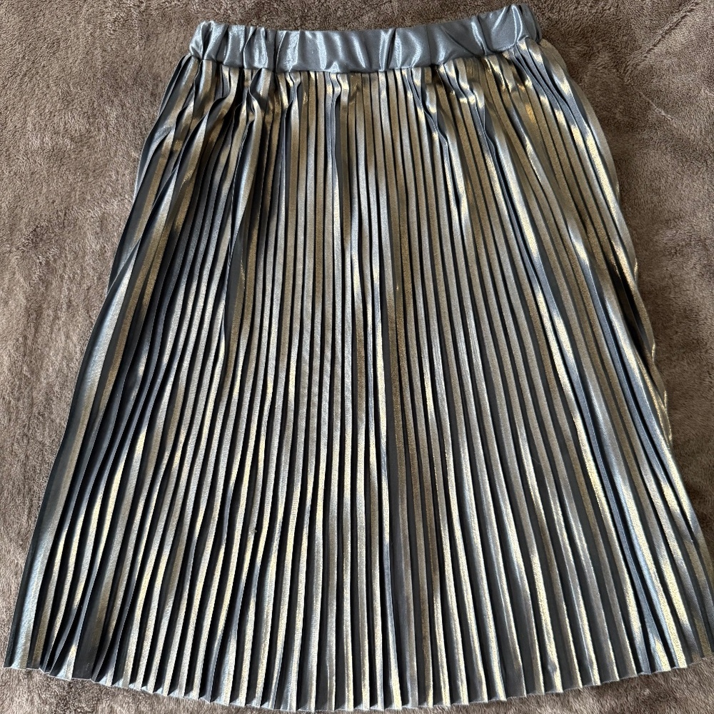 Girls metallic pleated skirt